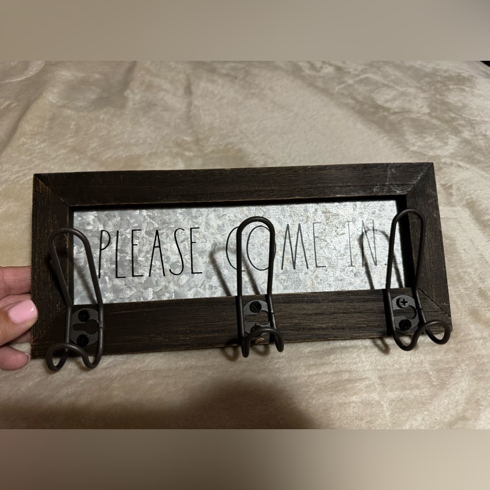 Metal/wood Rae Dunn key or leash holder